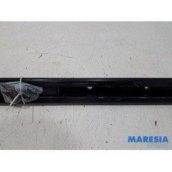 Opel - Vivaro - Seat rails, centre