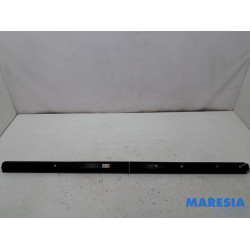 Opel - Vivaro - Seat rails, centre