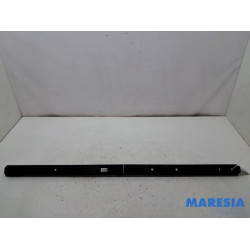 Opel - Vivaro - Seat rails, centre