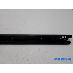 Opel - Vivaro - Seat rails, centre