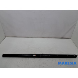 Opel - Vivaro - Seat rails, centre