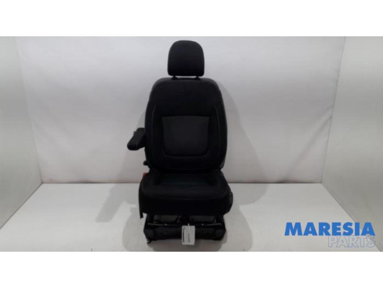 Renault - Trafic - Sitz links