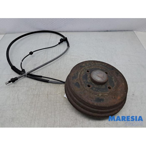 Renault - Clio - Fusee rechts-achter