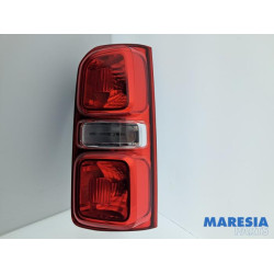 Opel - Vivaro - Rücklicht rechts