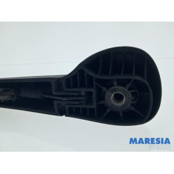 Opel - Vivaro - Rear wiper arm