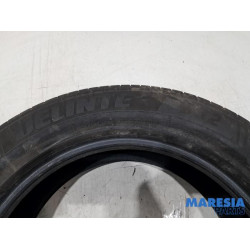 Opel - Vivaro - Tyre