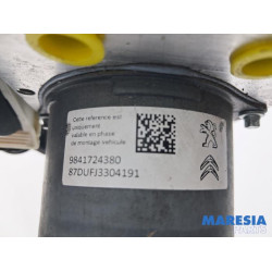 Opel - Vivaro - ABS pump