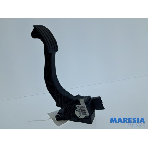 Opel - Vivaro - Accelerator pedal