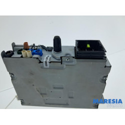 Opel - Vivaro - Multi-media control unit