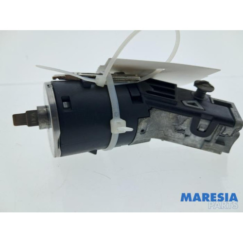 Opel - Vivaro - Ignition lock + key