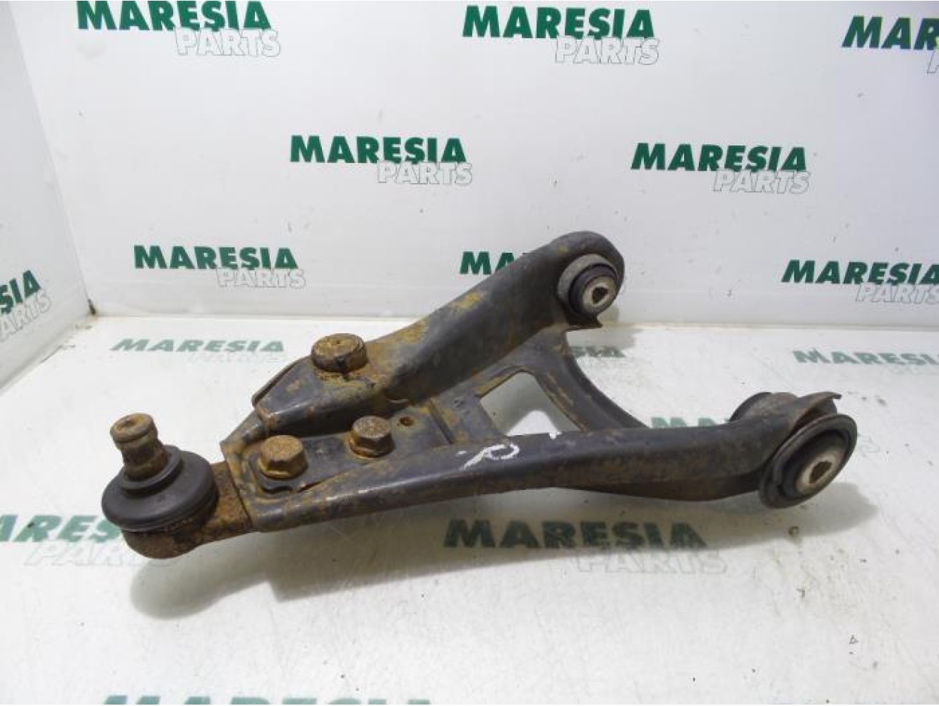 Renault - Clio - Front lower wishbone, right