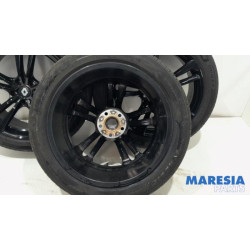 Renault - Trafic - Sportvelgenset + banden