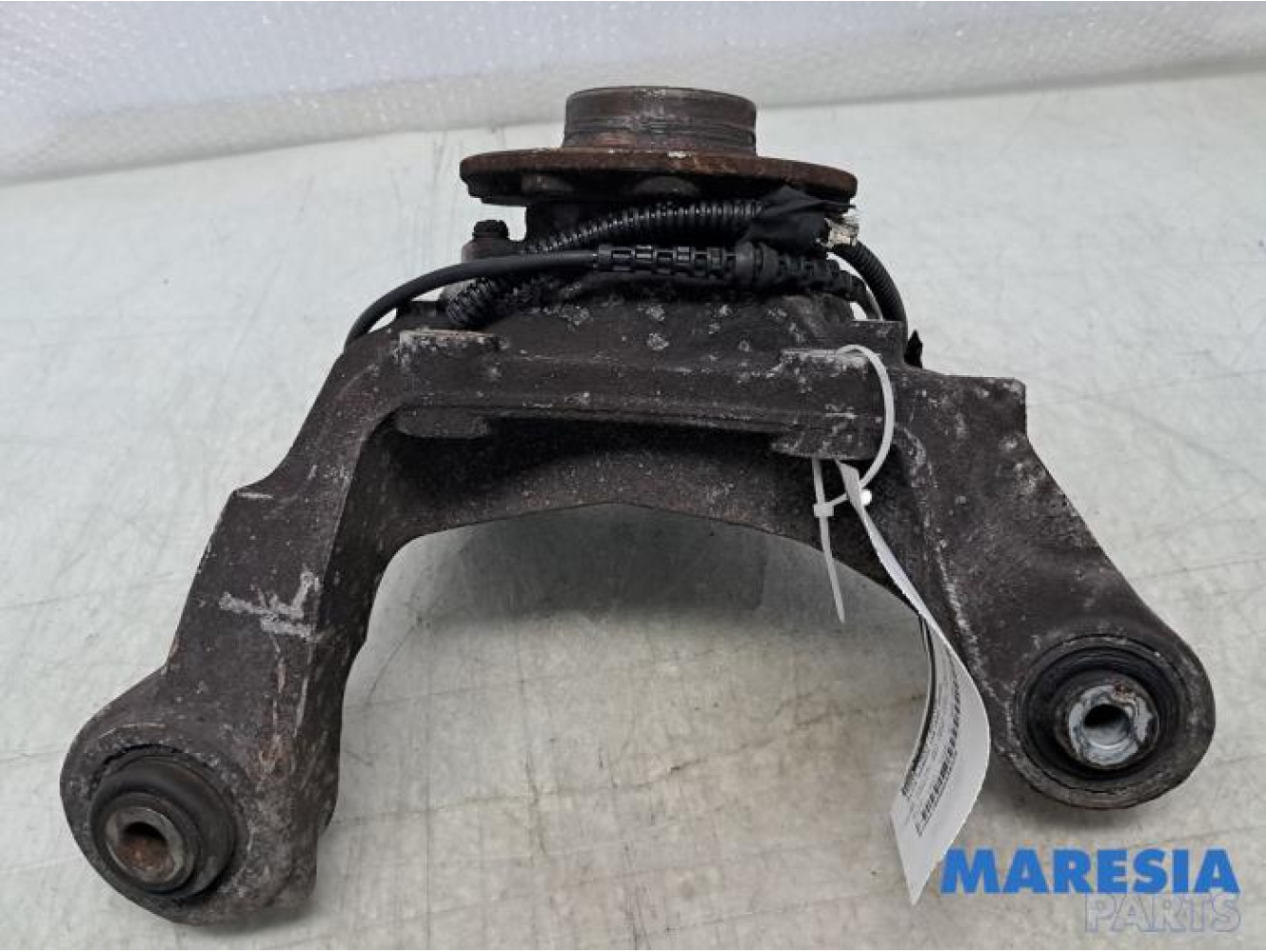 Alfa Romeo - 159 - Fusee links-achter