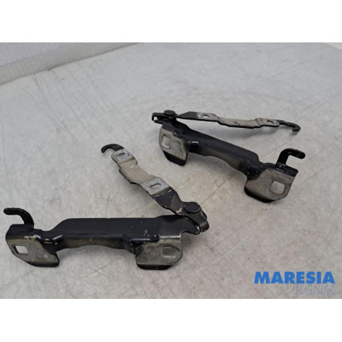 Alfa Romeo - 159 - Charnière capot