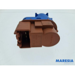 Alfa Romeo - 159 - Brake light switch