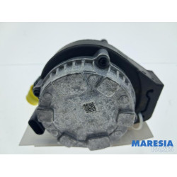 Opel - Vivaro - Water pump