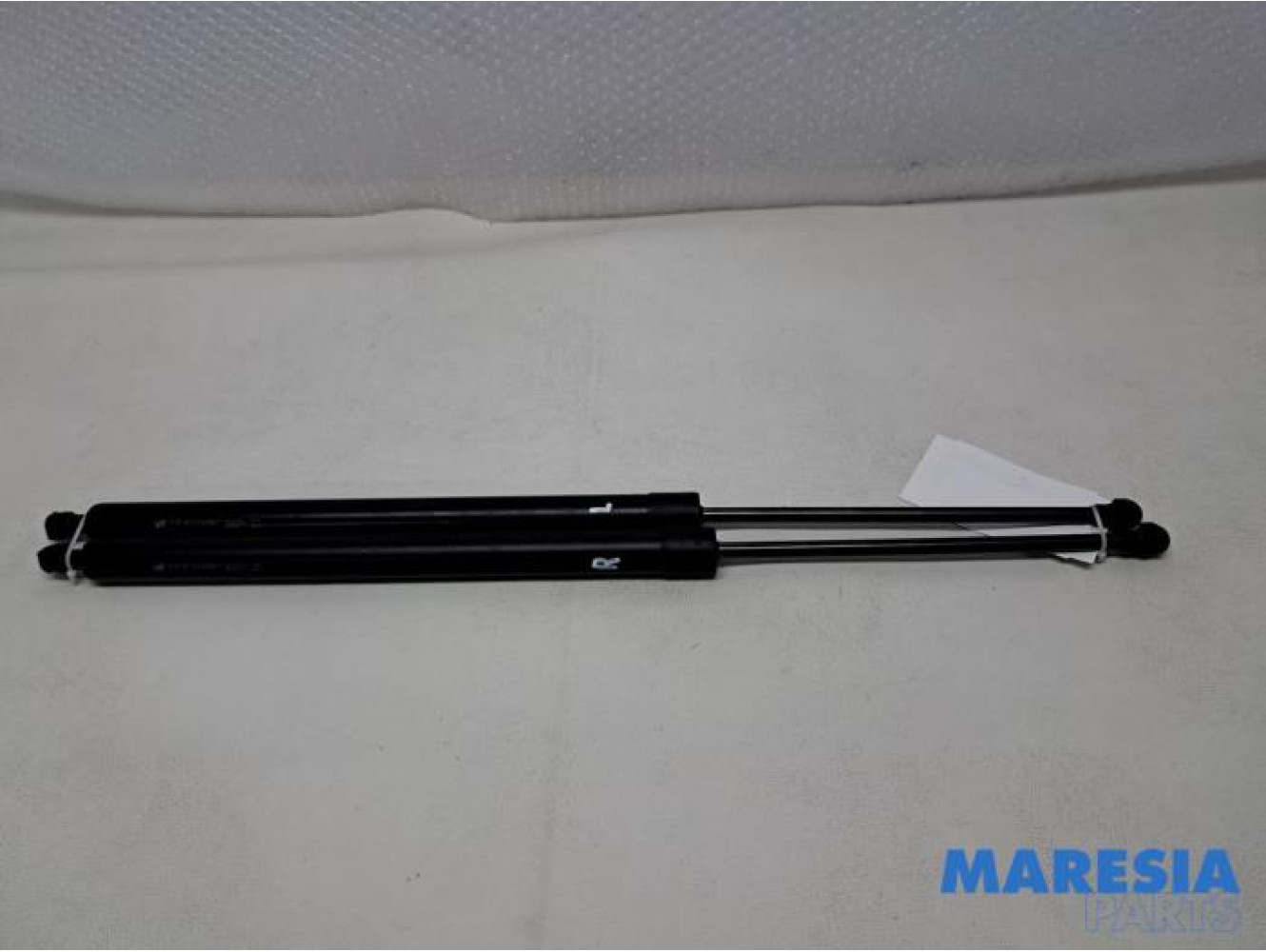 Opel - Vivaro - Set of tailgate gas struts