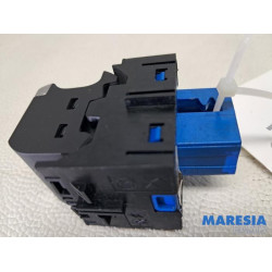 Opel - Vivaro - Parking brake switch