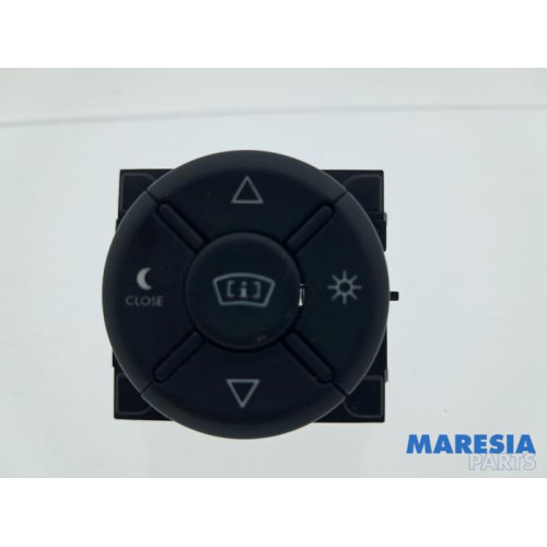 Opel - Vivaro - Multi-media control unit