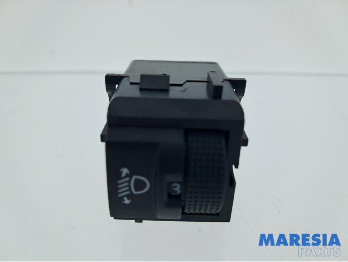 Opel - Vivaro - AIH headlight switch