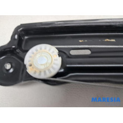 Opel - Vivaro - Fenstermechanik 2-türig rechts vorne