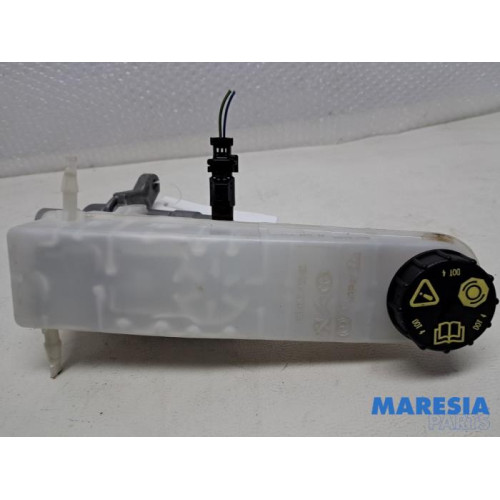 Opel - Vivaro - Hoofdremcilinder