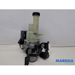 Opel - Vivaro - Power steering pump