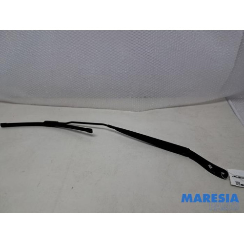 Opel - Vivaro - Scheibenwischerarm vorne