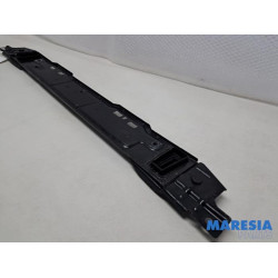 Opel - Vivaro - Radiateurbalk