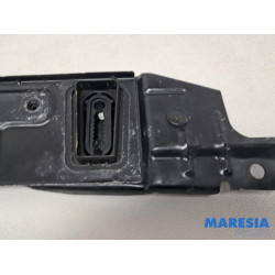 Opel - Vivaro - Radiateurbalk