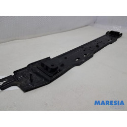 Opel - Vivaro - Radiateurbalk