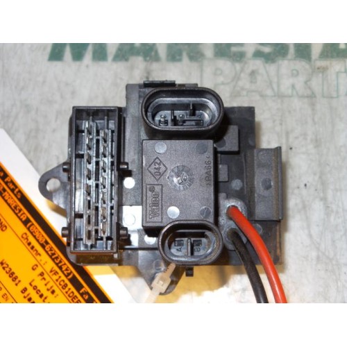 Renault - Clio - Heater resistor