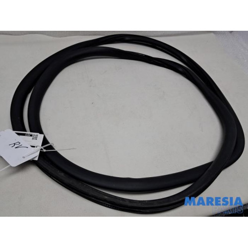 Opel - Vivaro - Door seal 2-door, right