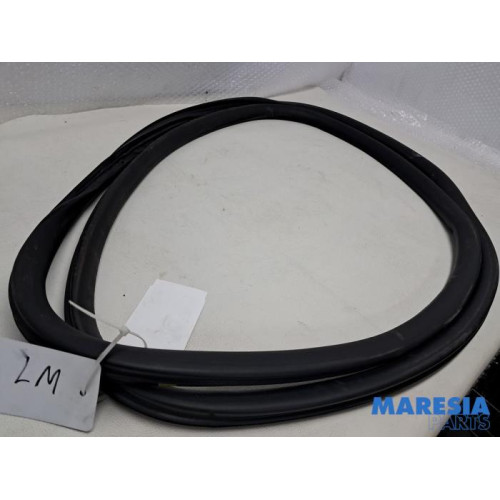 Opel - Vivaro - Schuifdeur Rubber links