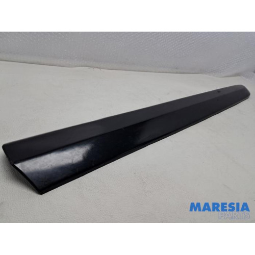 Opel - Vivaro - Portierlijst