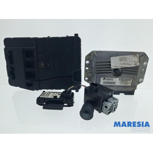 Renault - Megane Scenic - Engine management computer