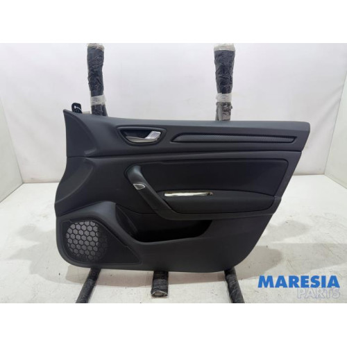 Renault - Megane - Türverkleidung 4-türig rechts vorne