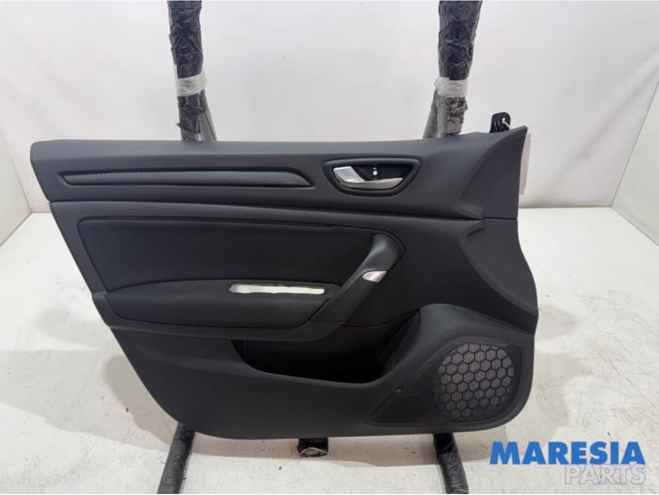 Renault - Megane - Türverkleidung 4-türig links vorne