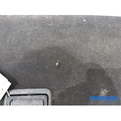 Renault - Megane - Floor panel load area