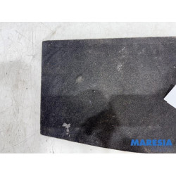 Renault - Megane - Floor panel load area