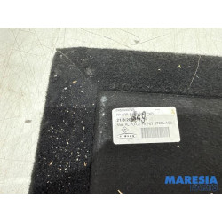 Renault - Megane - Floor panel load area