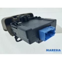 Renault - Megane Scenic - Parking brake switch