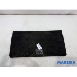 Renault - Megane - Floor panel load area