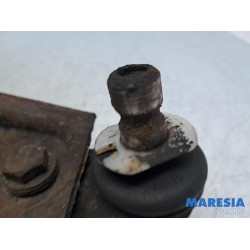 Renault - Twingo - Front lower wishbone, left