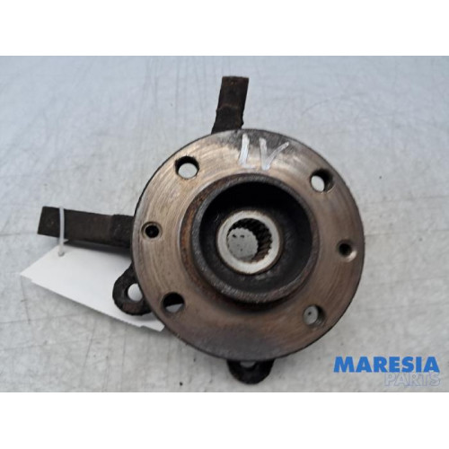 Renault - Twingo - Knuckle, front left