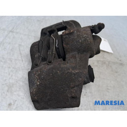 Renault - Twingo - Front brake calliper, right