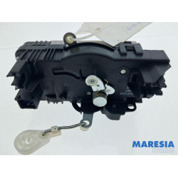 Renault - Trafic - Minibus/van rear door lock mechanism