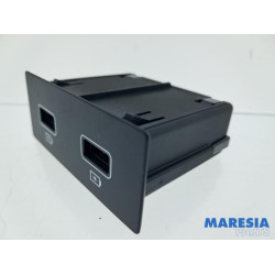 Renault - Trafic - USB module