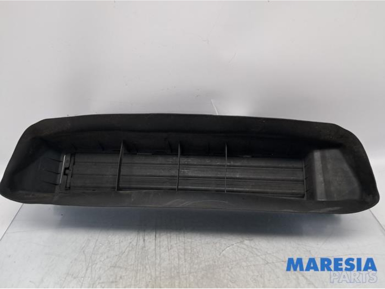 Renault - Twingo - Air funnel