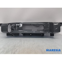 Renault - Trafic - Taillight edging, right